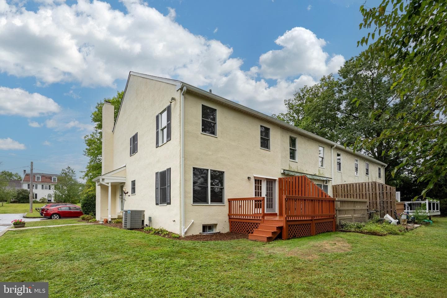 105 S Village Avenue photo 34