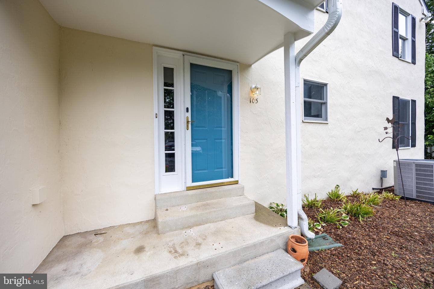 105 S Village Avenue photo 39
