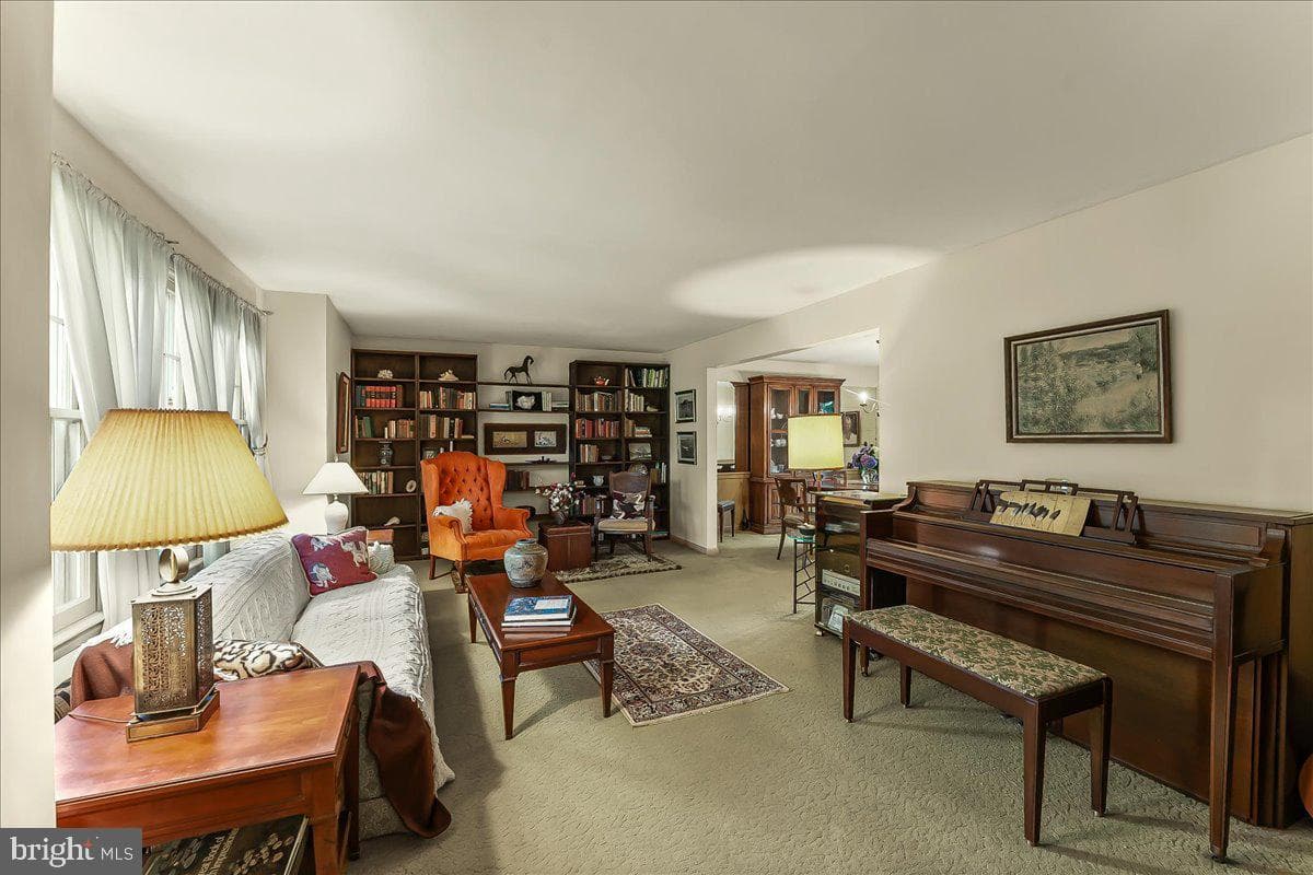 34 Stirling Way photo 10