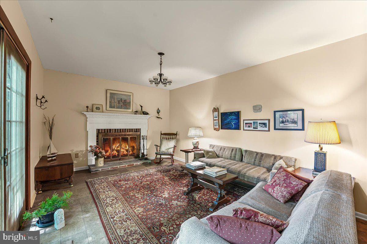 34 Stirling Way photo 19