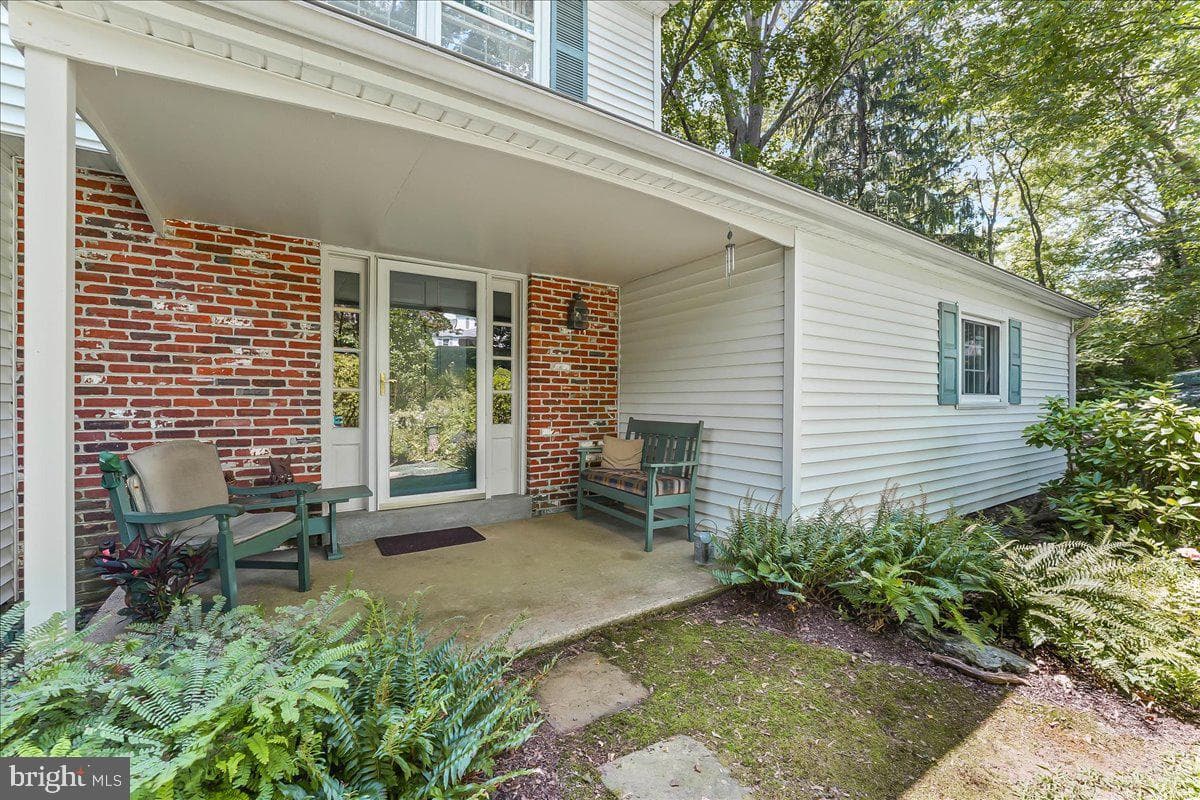 34 Stirling Way photo 2