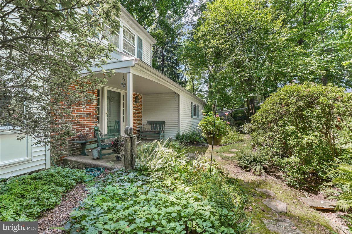 34 Stirling Way photo 4