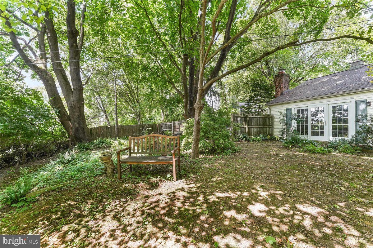 34 Stirling Way photo 40