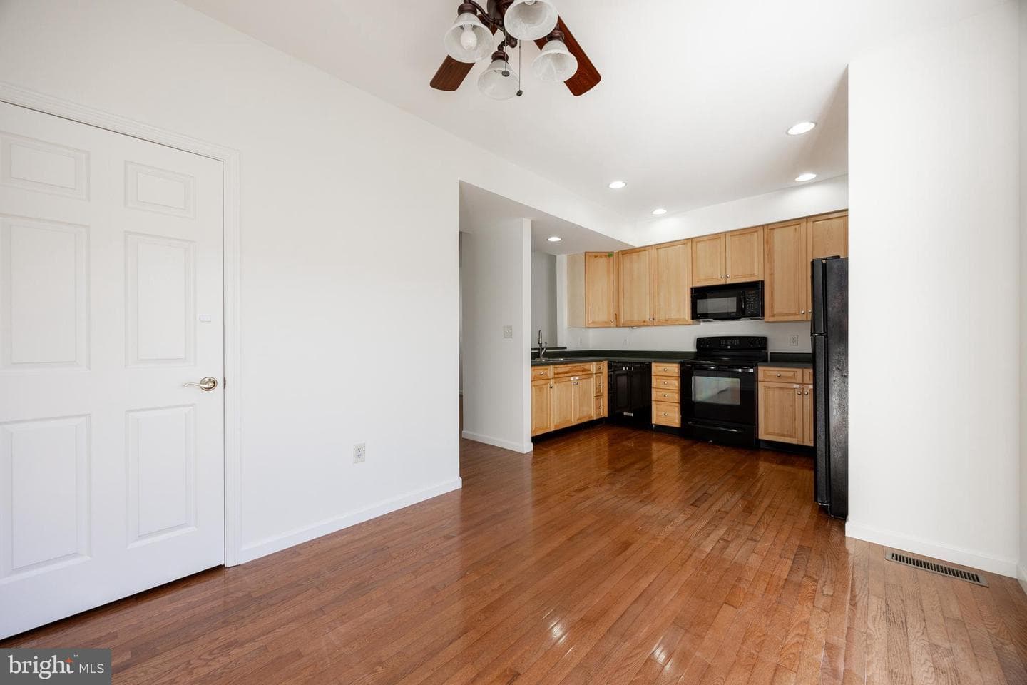 1060 Merchant Street photo 10