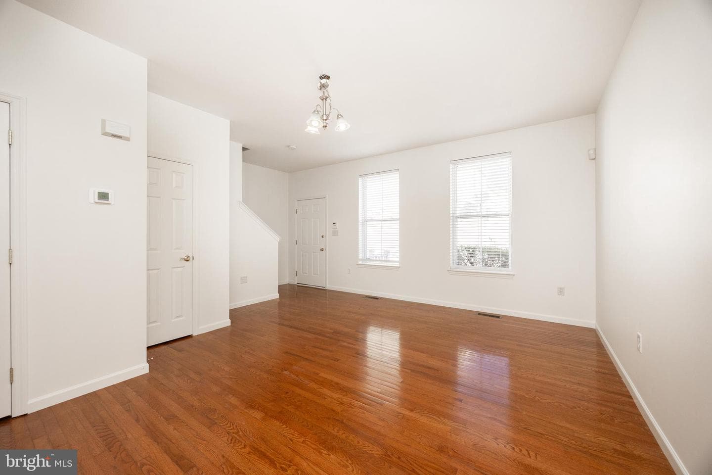 1060 Merchant Street photo 3