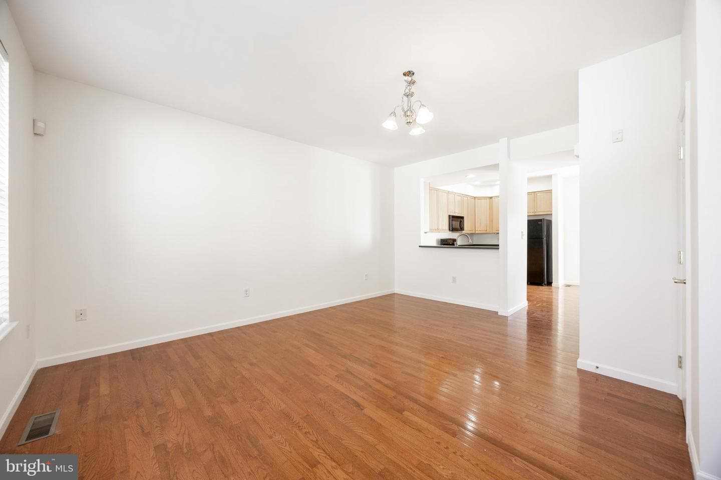 1060 Merchant Street photo 5
