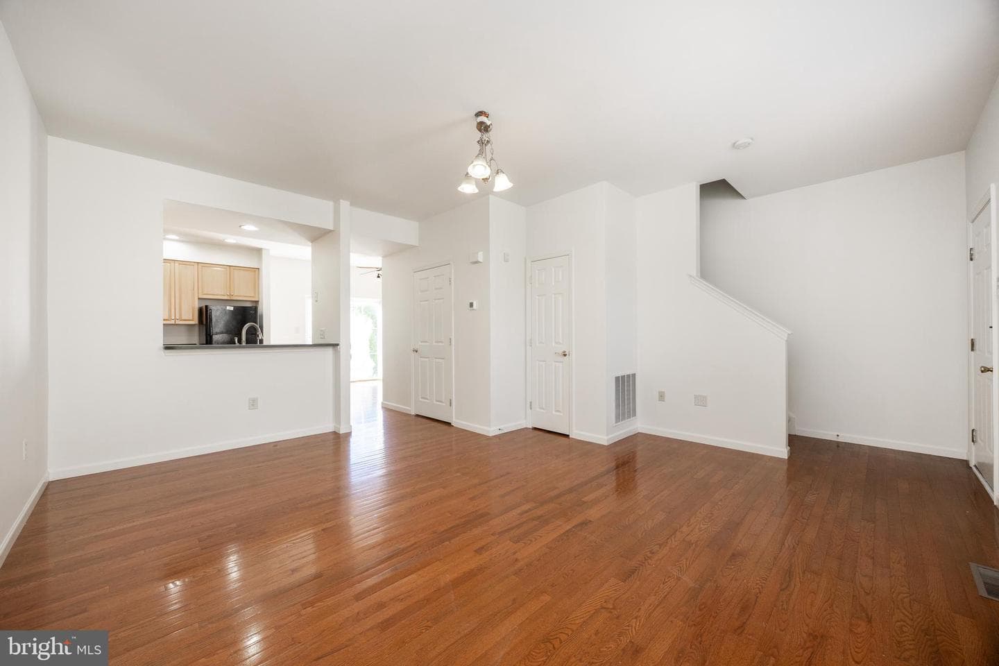 1060 Merchant Street photo 6