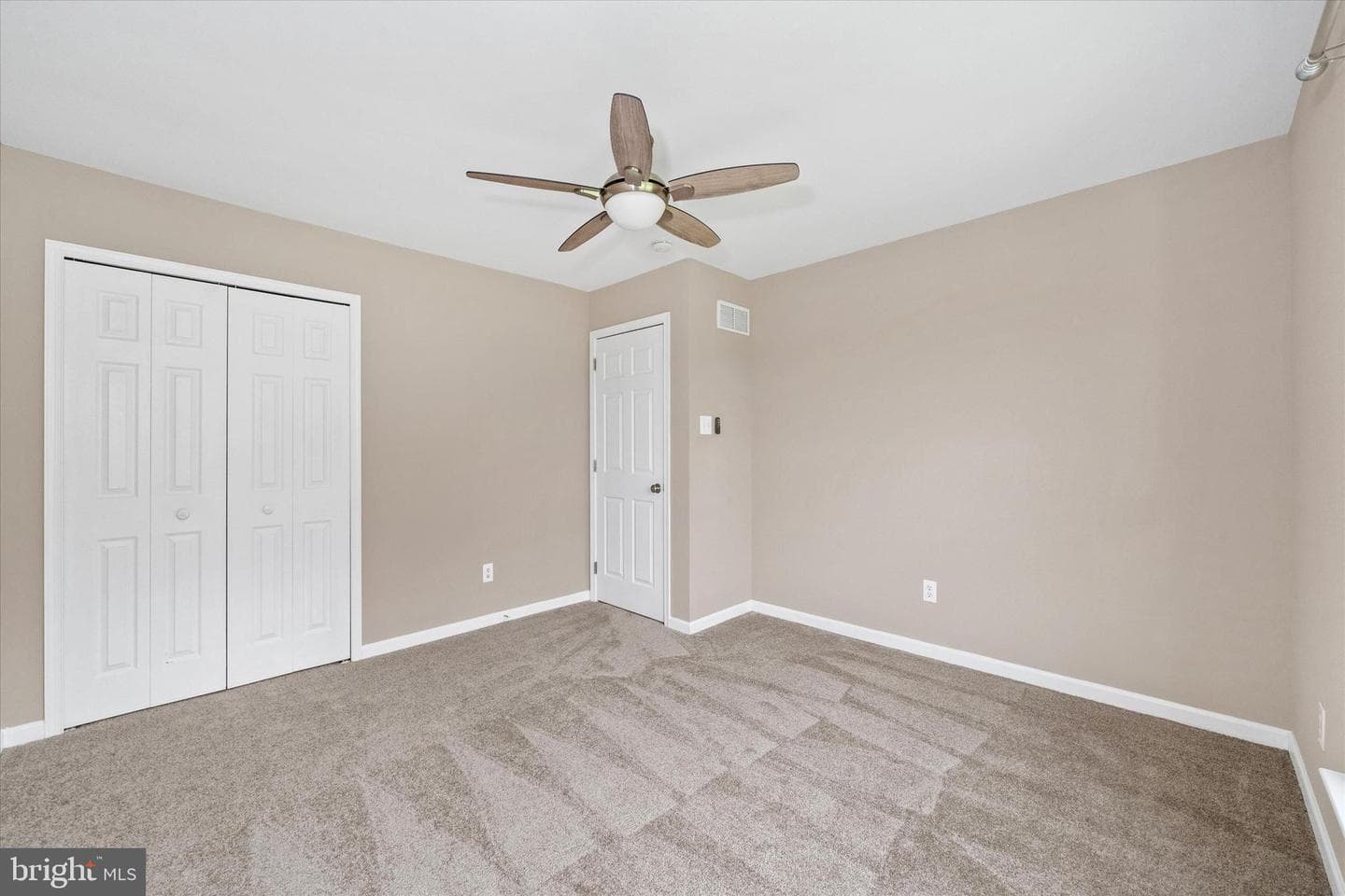 424 Buttonwood Lane photo 32