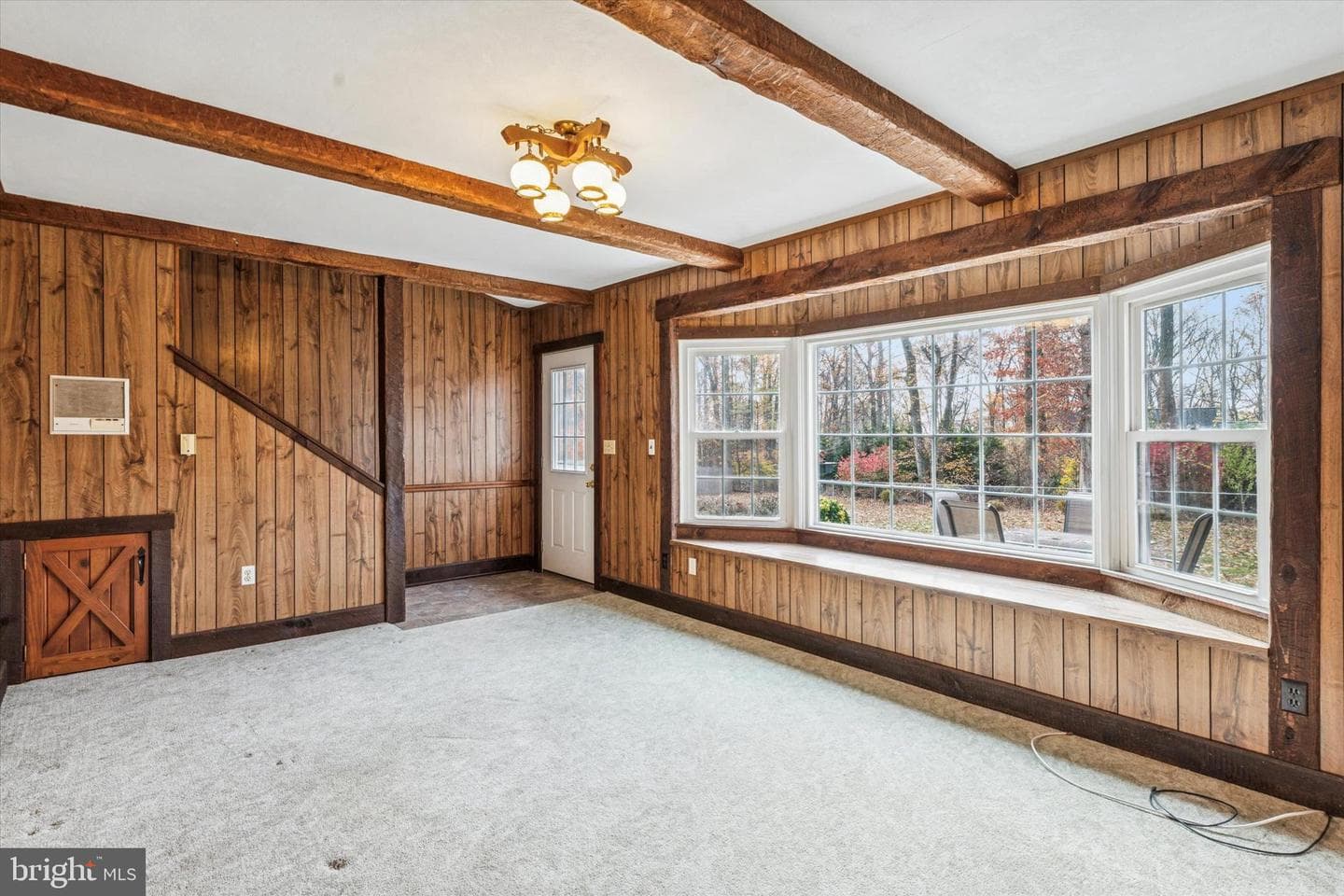 1042 W Kings Highway photo 10