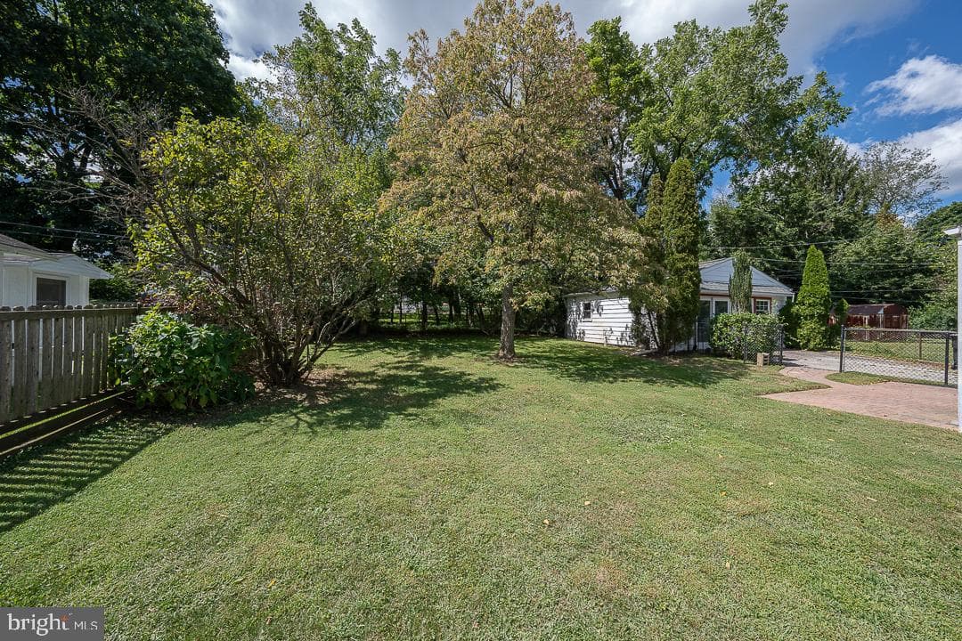 12 Beryl Road photo 41