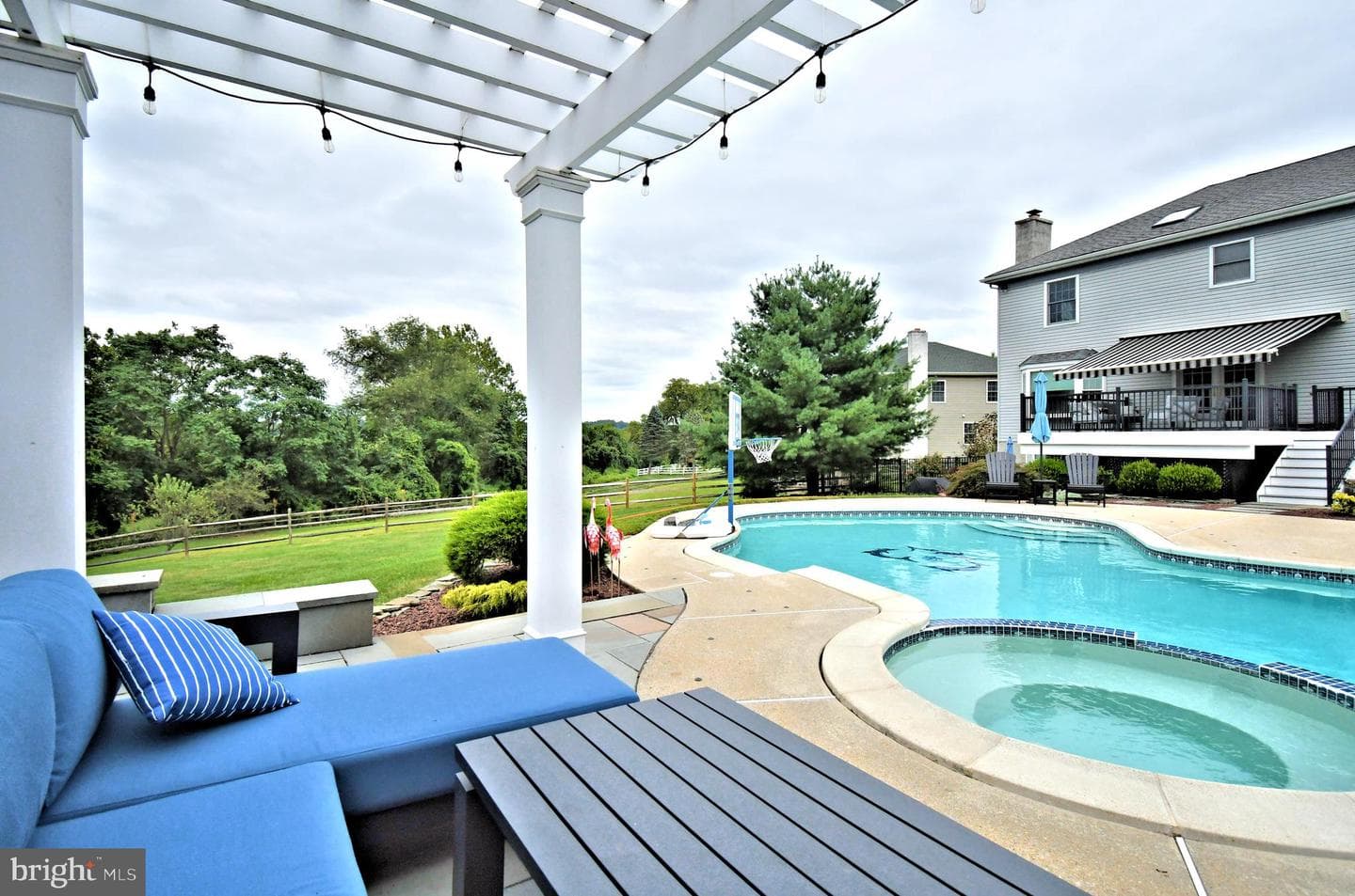 910 Winding River Lane photo 32