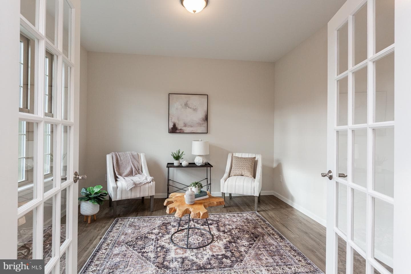 606 Greenbriar Path photo 15