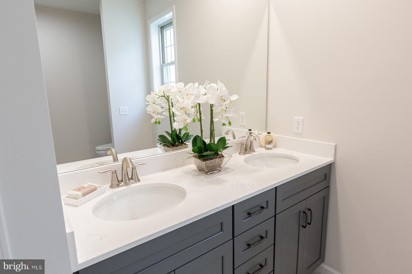 606 Greenbriar Path photo 19
