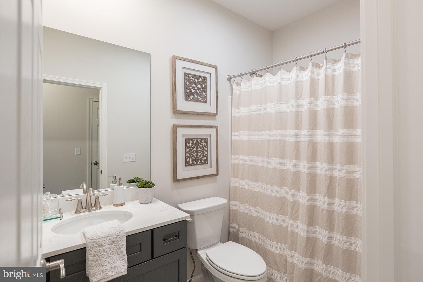 606 Greenbriar Path photo 20