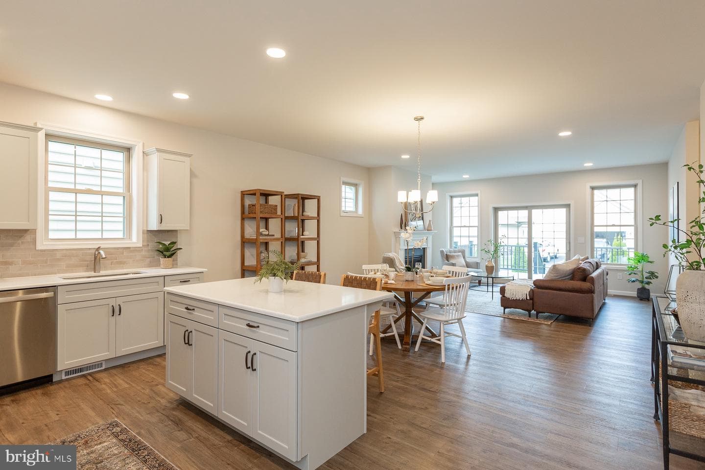 606 Greenbriar Path photo 8