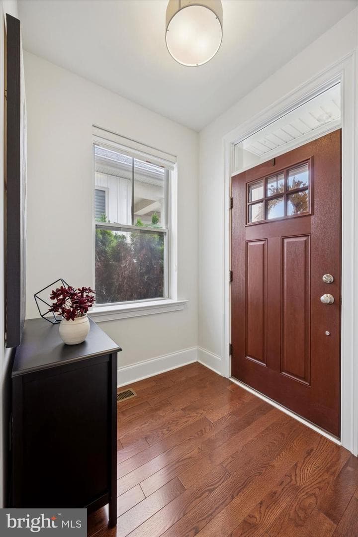 1047 James Walter Way photo 3