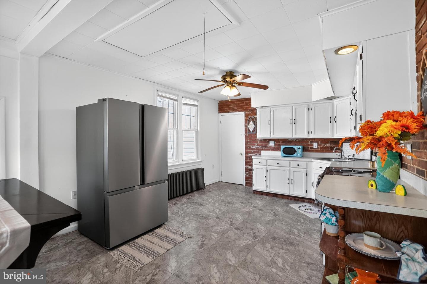 1079 Riverside Drive photo 15