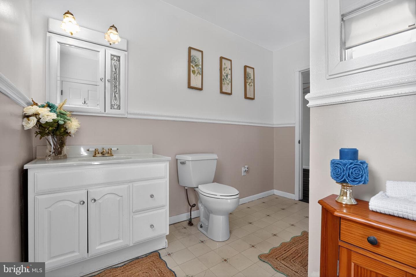1079 Riverside Drive photo 18