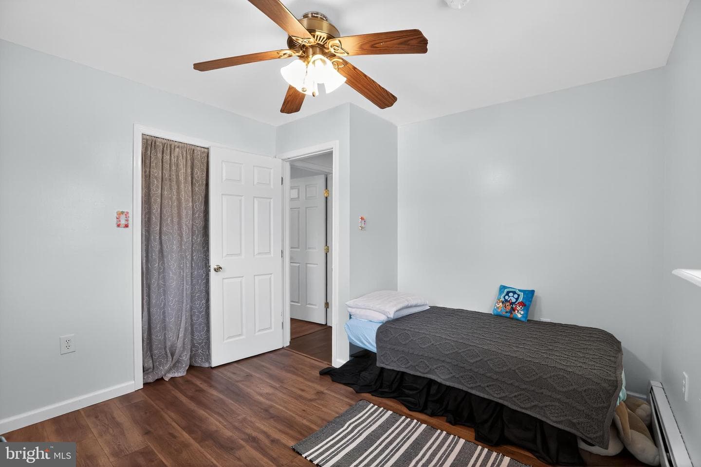 1079 Riverside Drive photo 20