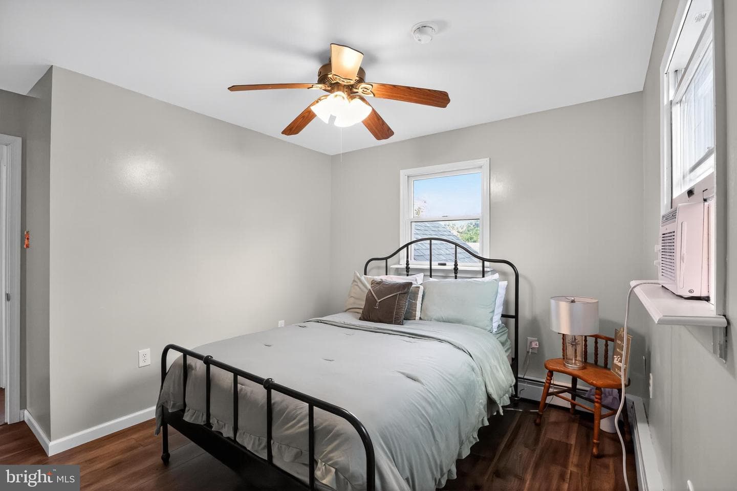 1079 Riverside Drive photo 23