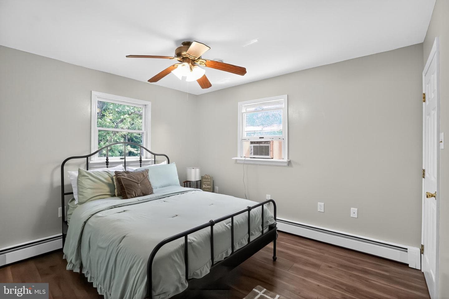 1079 Riverside Drive photo 24
