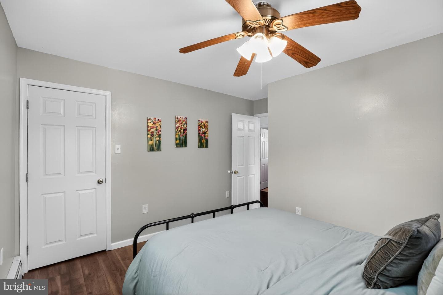 1079 Riverside Drive photo 25