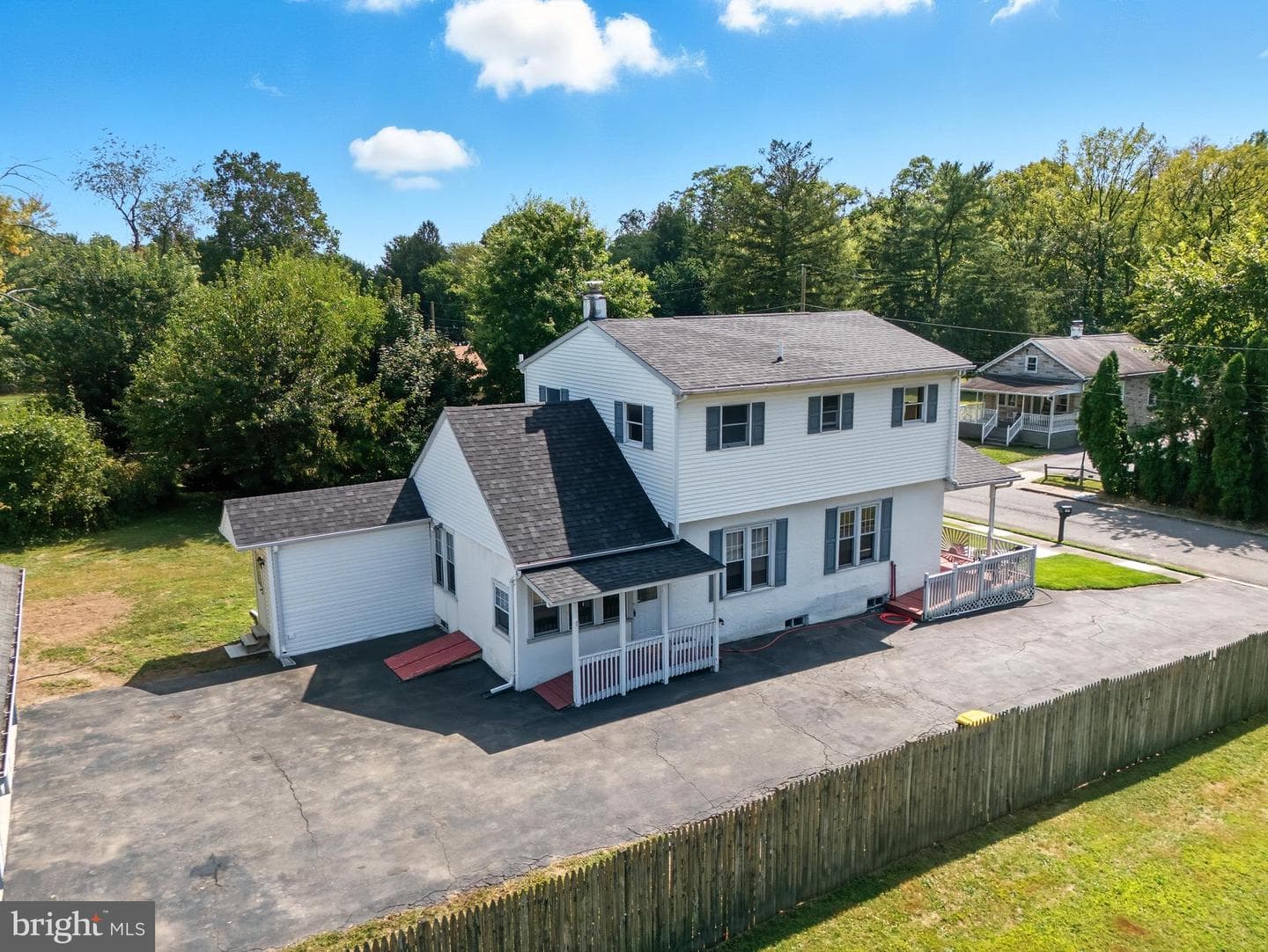 1079 Riverside Drive photo 34