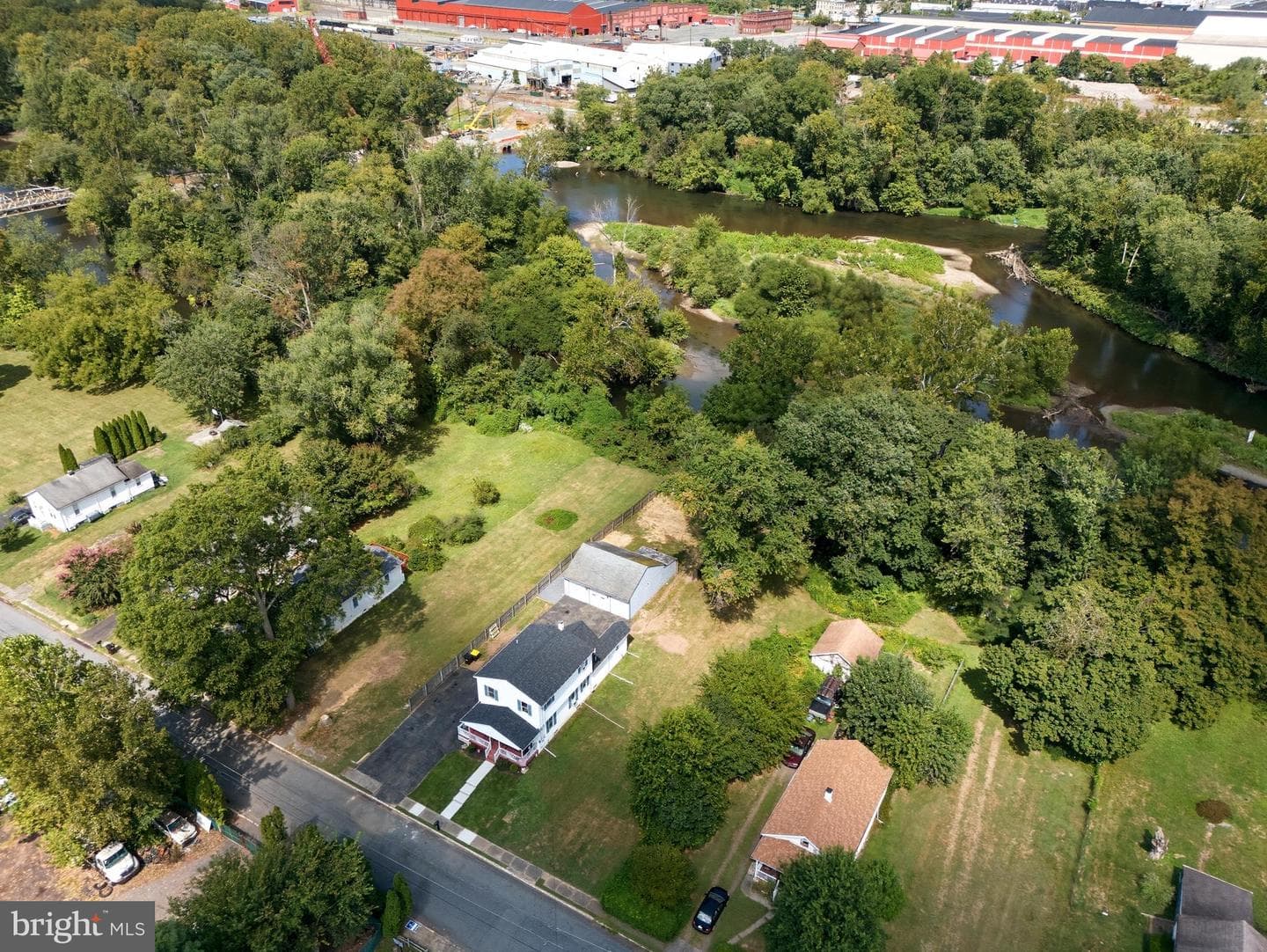 1079 Riverside Drive photo 38
