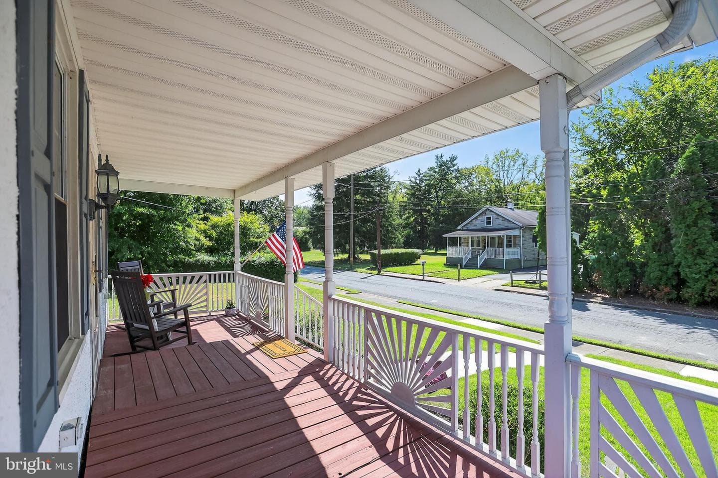1079 Riverside Drive photo 4