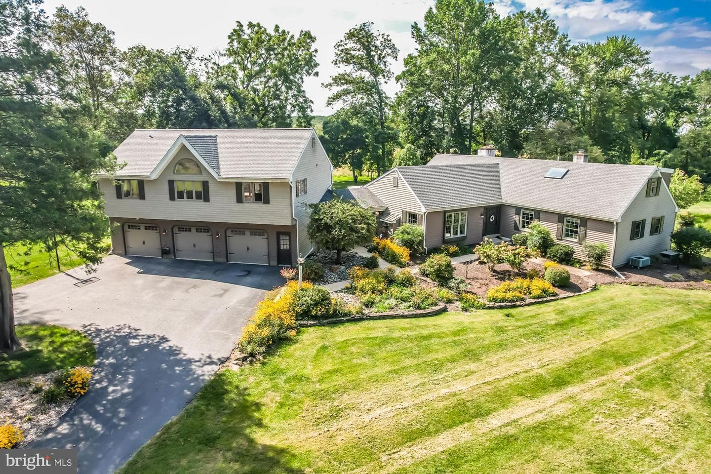8 Woodland Drive photo 3