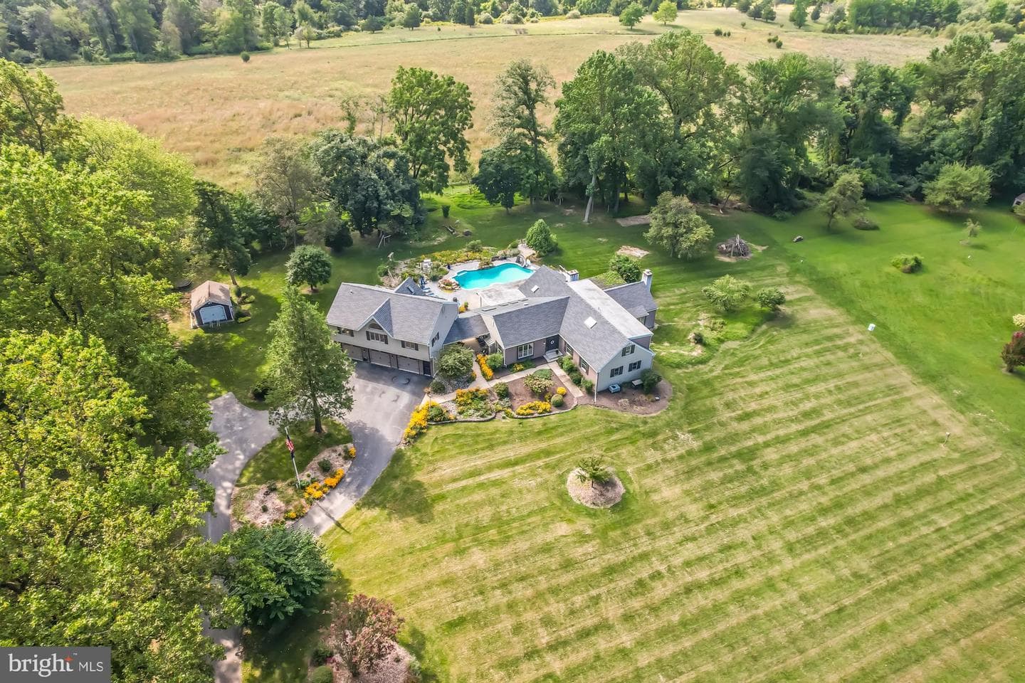 8 Woodland Drive photo 48