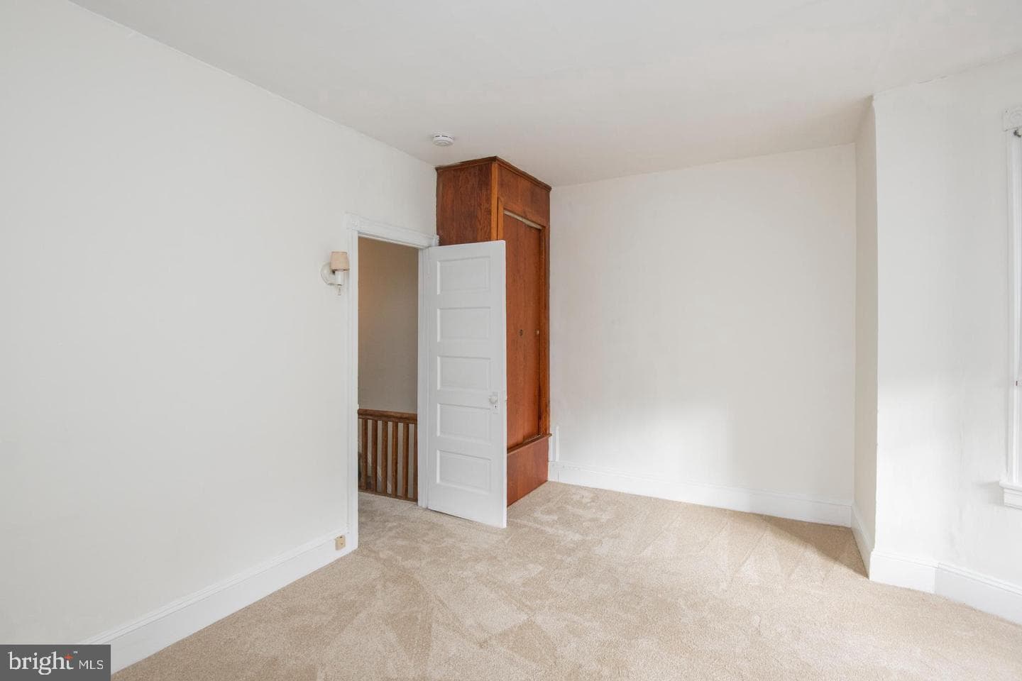 763 Oak Street photo 9