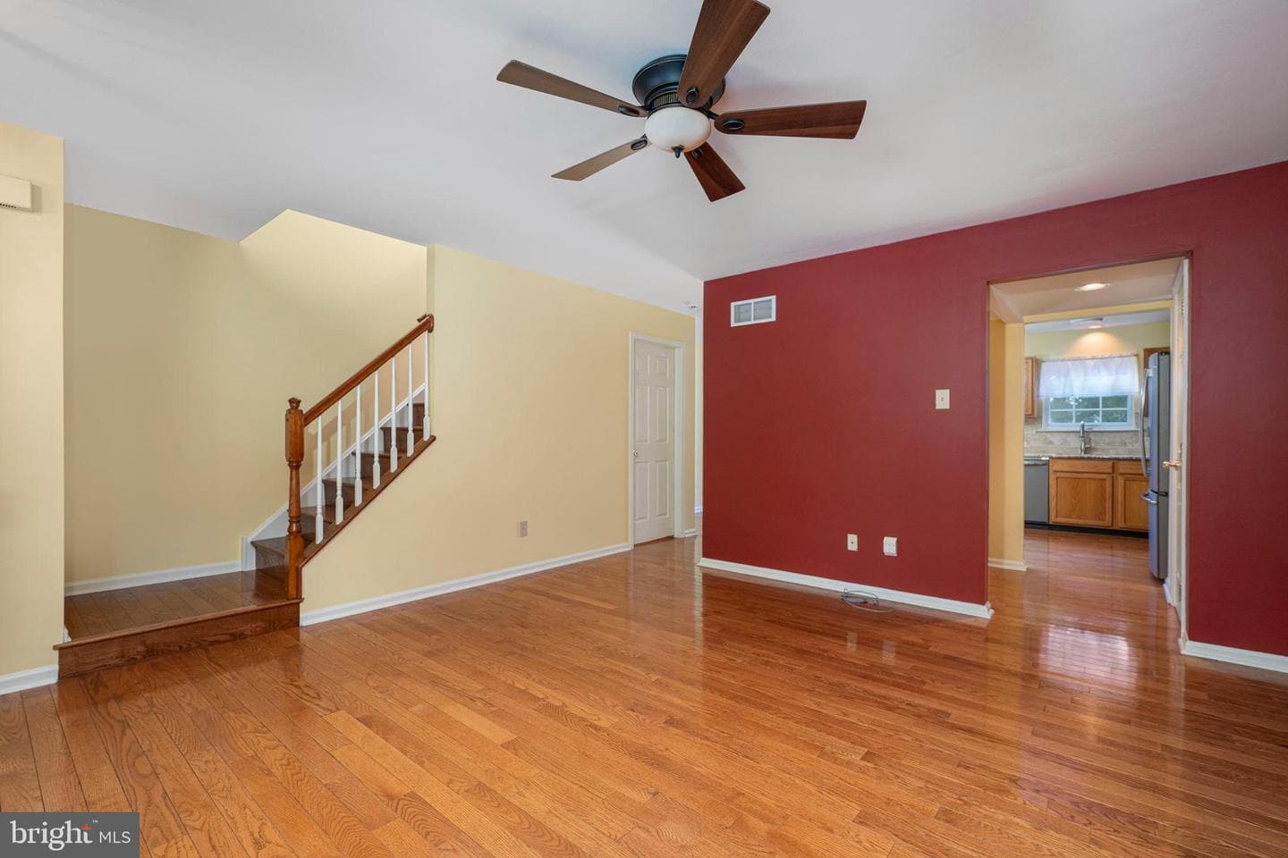846 Amber Lane photo 3