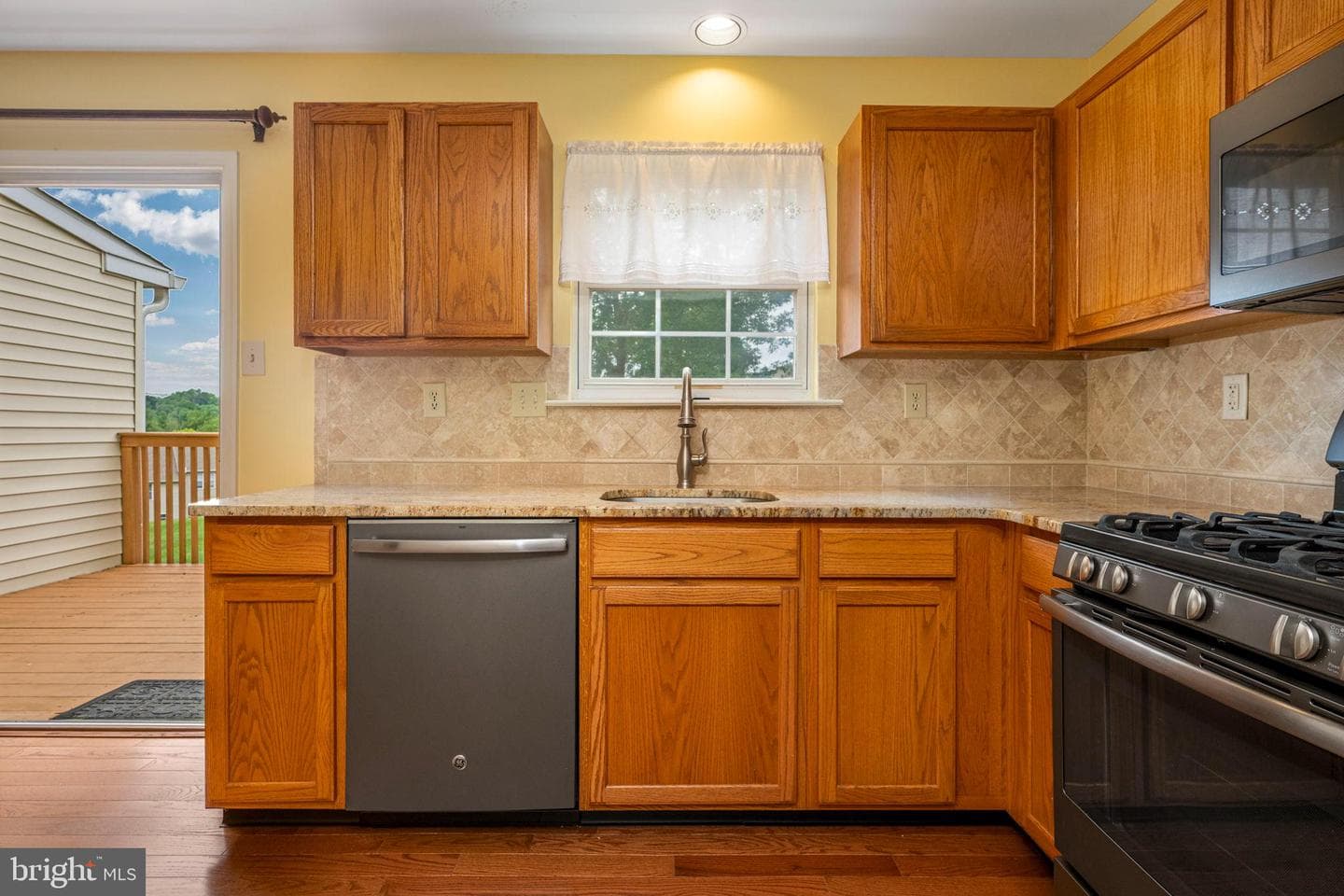 846 Amber Lane photo 5