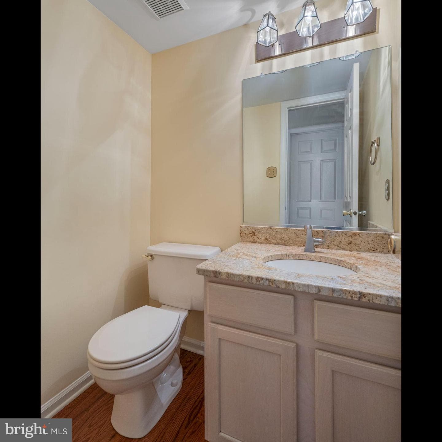 846 Amber Lane photo 8