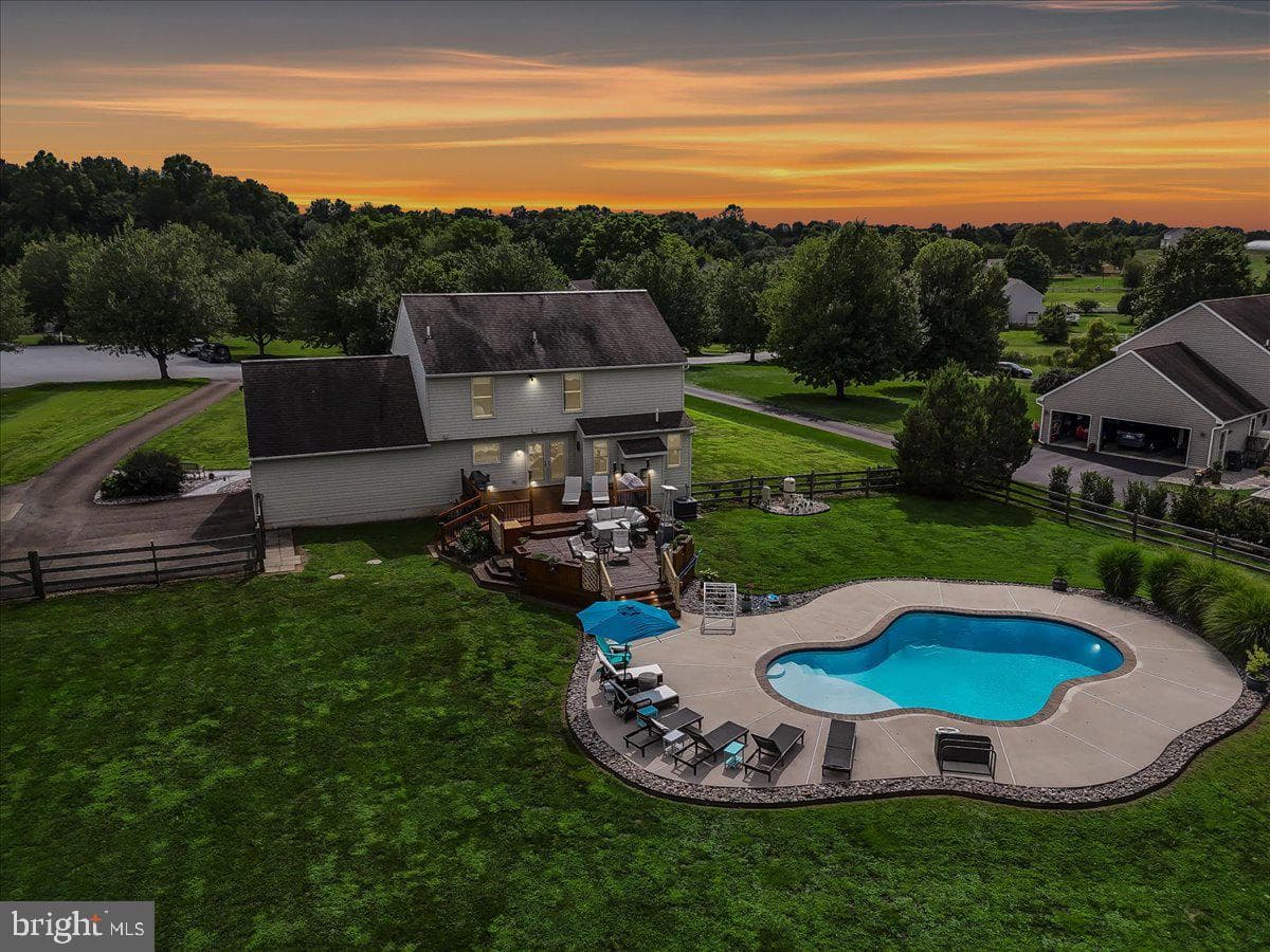 237 Country Drive photo 3