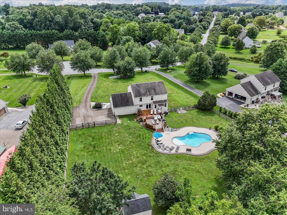 237 Country Drive photo 45