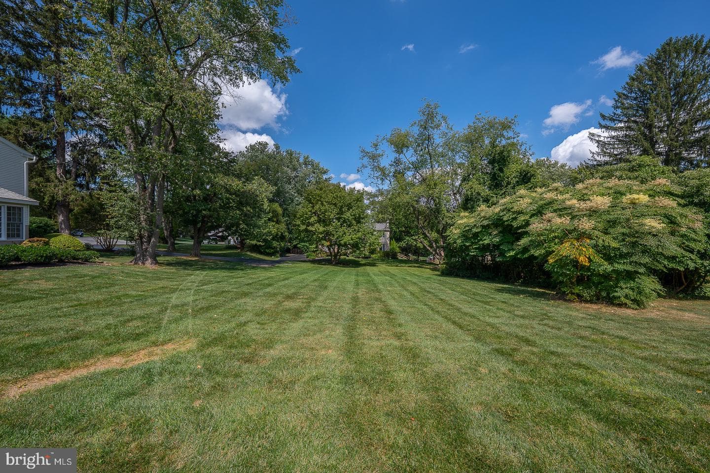 681 Fernfield Circle photo 40