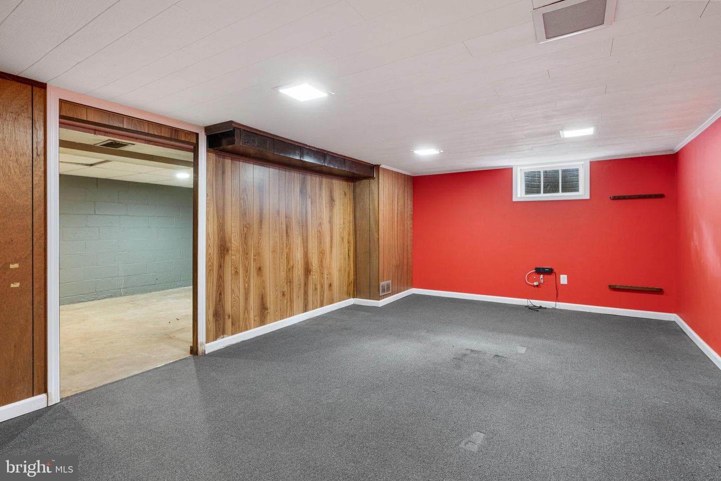 1075 Westwood Drive photo 14