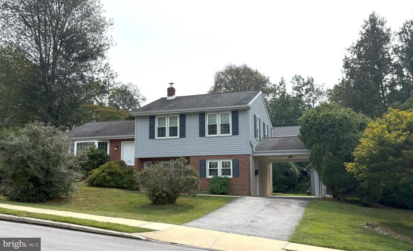 314 Mayfield Avenue photo 2