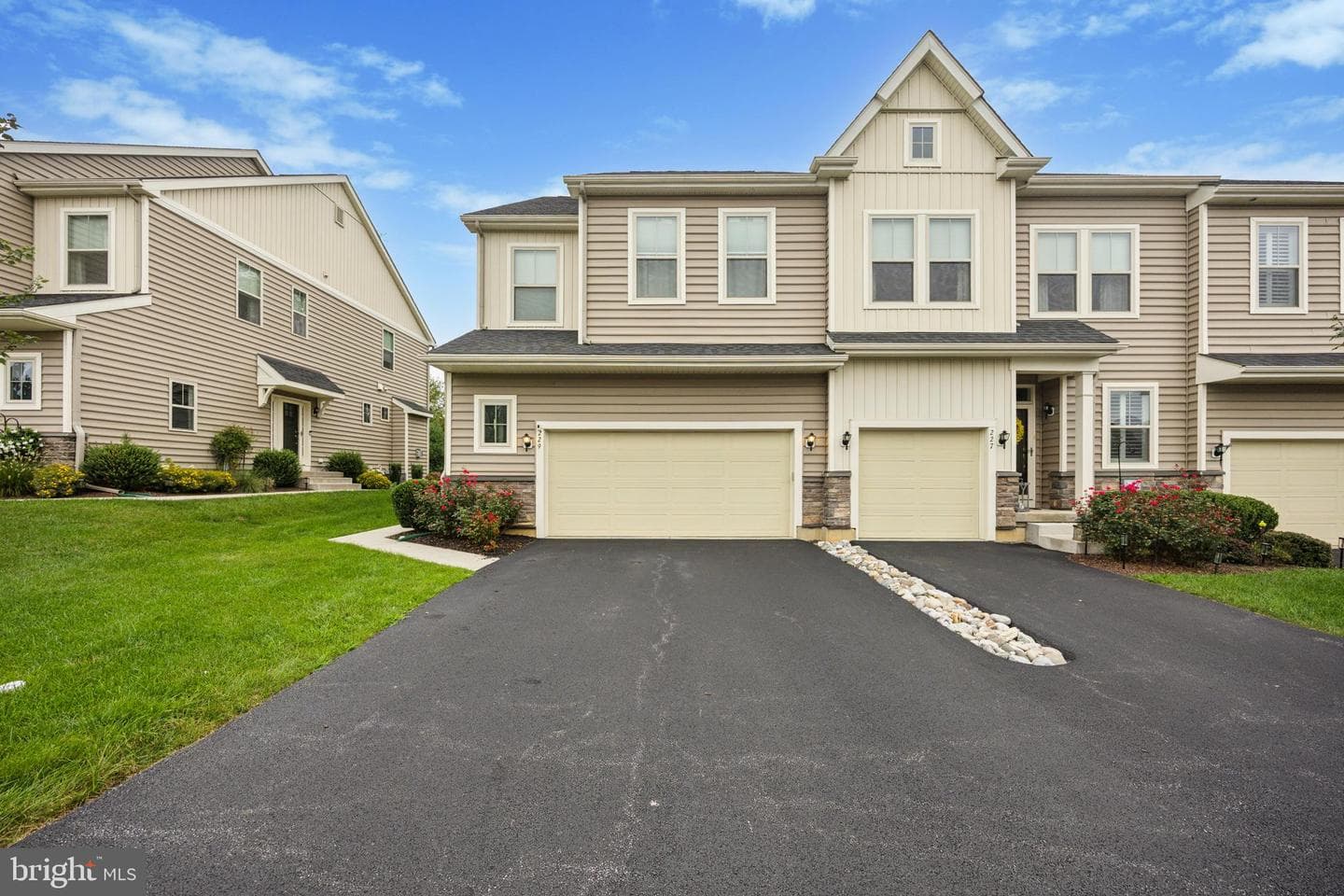 229 Kestrel Court photo 2