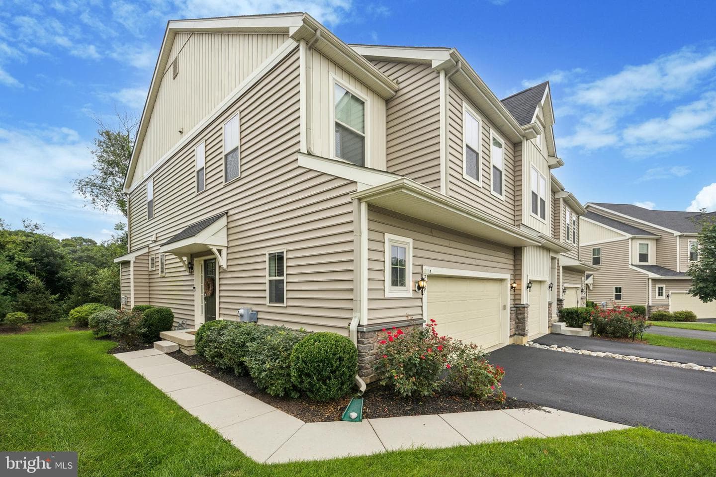 229 Kestrel Court photo 3