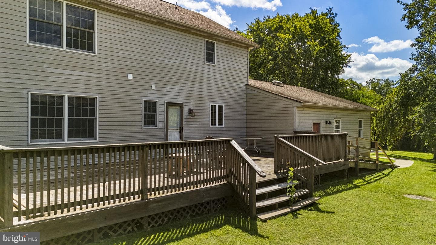 566 5th Street photo 27