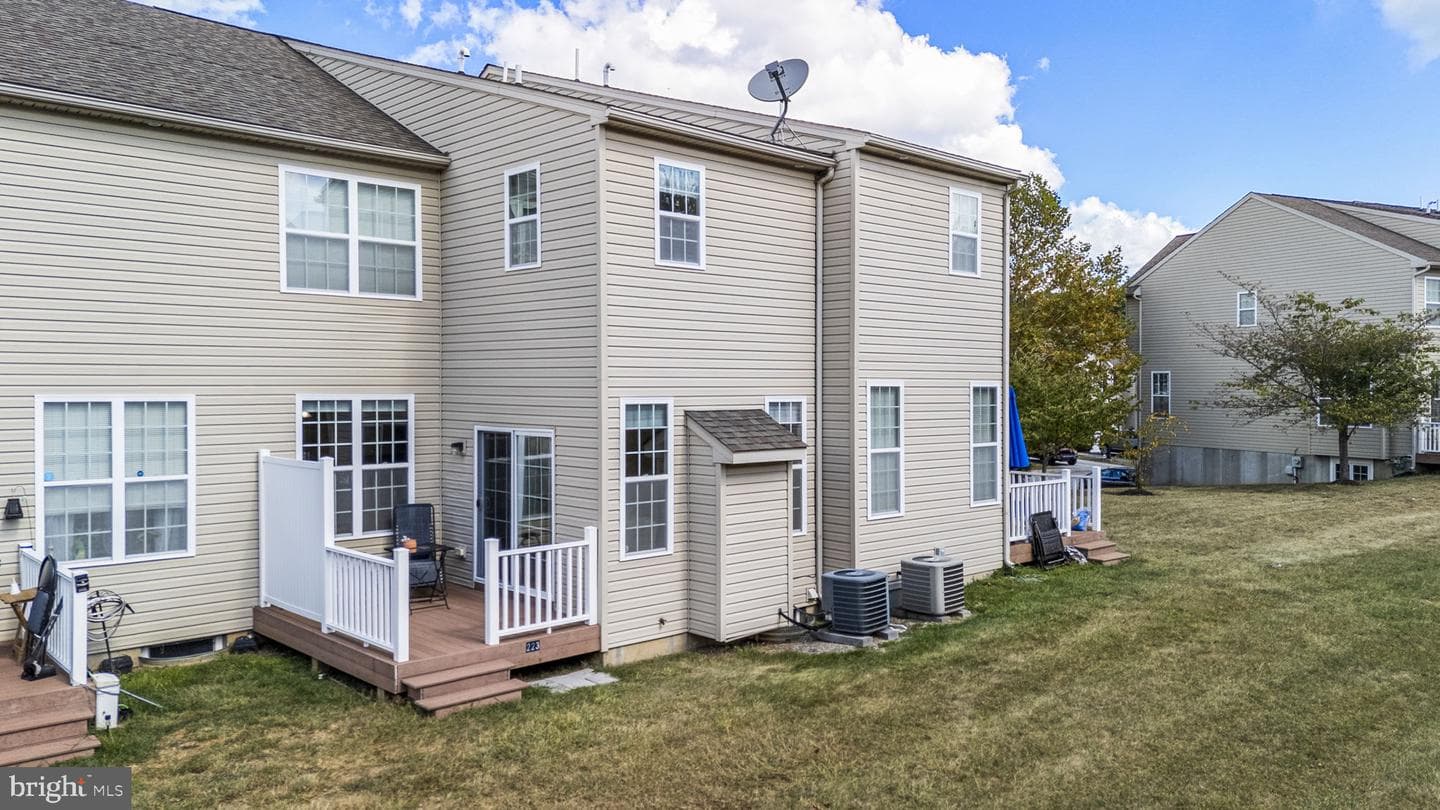 223 Kennedy Drive photo 4