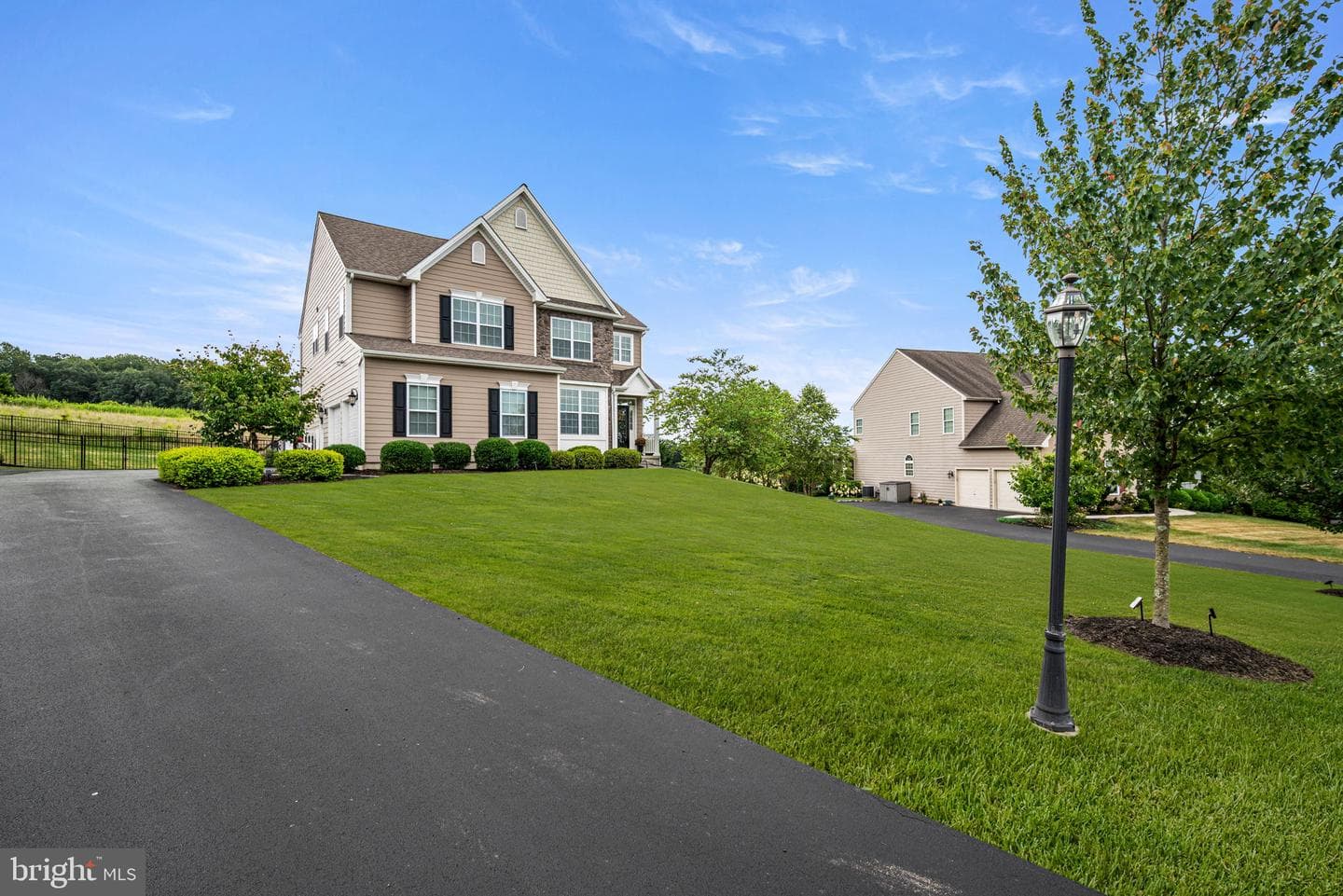 225 Ironstone Lane photo 3