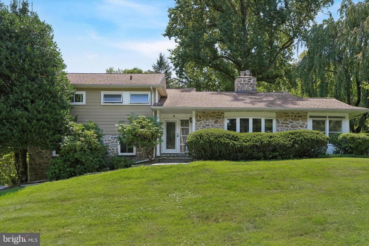 908 Hollow Road photo 1