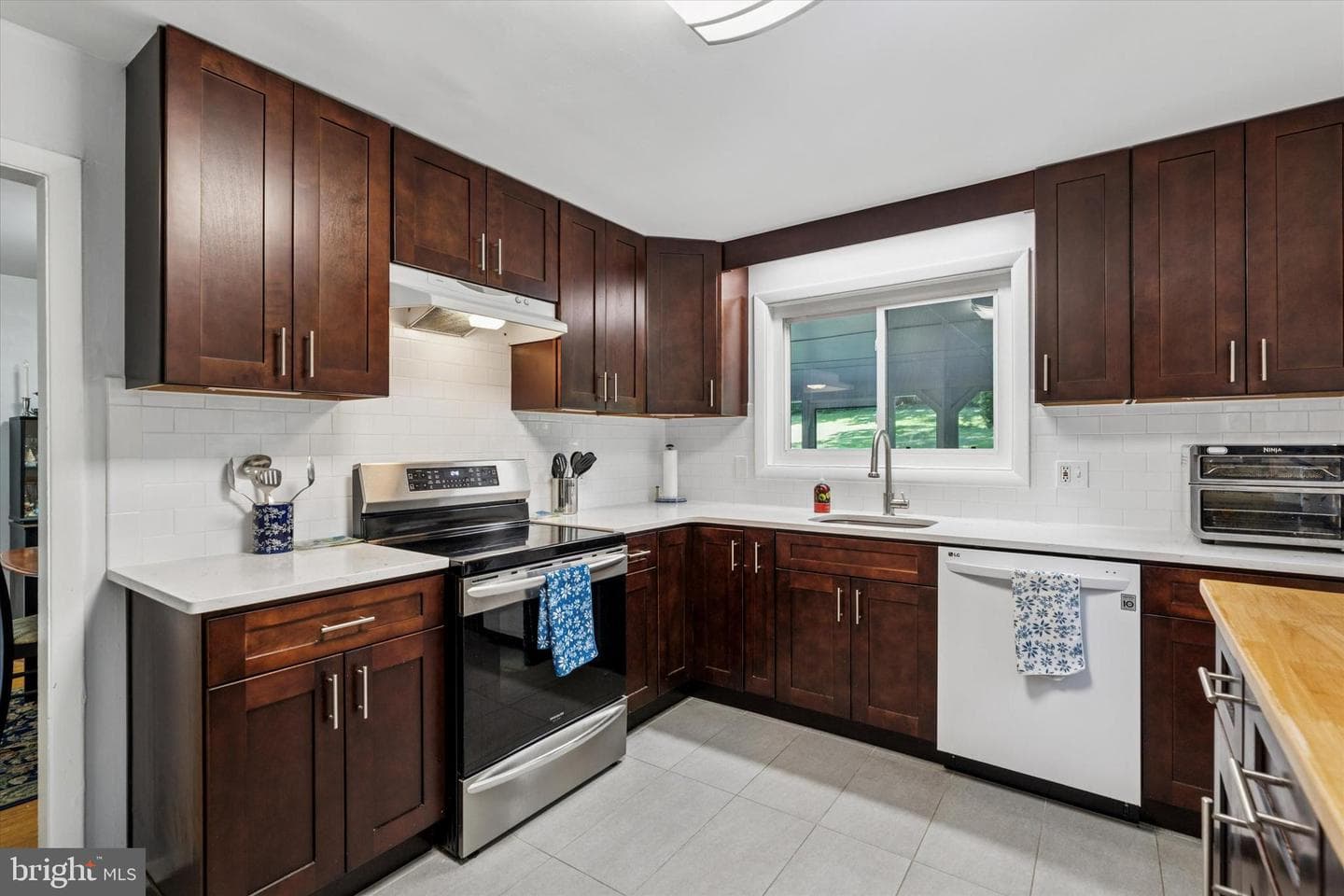 908 Hollow Road photo 16