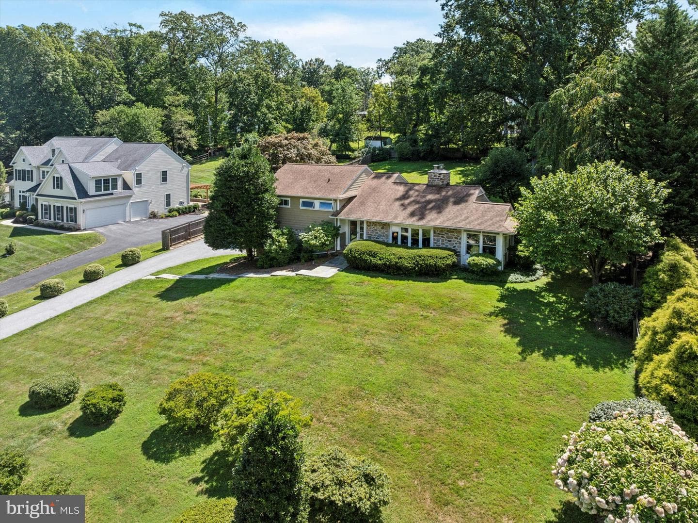 908 Hollow Road photo 2