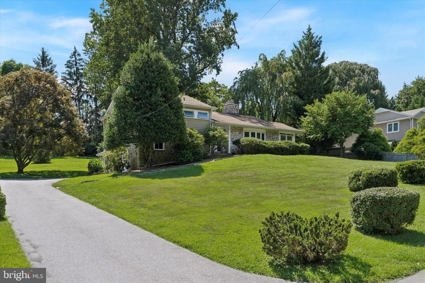 908 Hollow Road photo 3