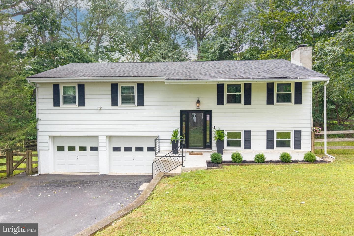 1522 Doyle Drive photo 2